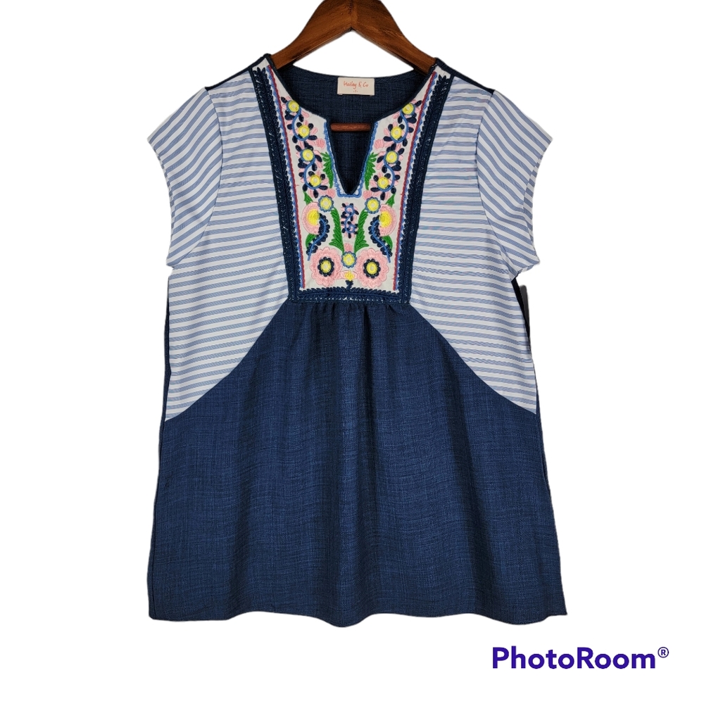 Hailey & Co. Embroidered‎ Top Sz Small